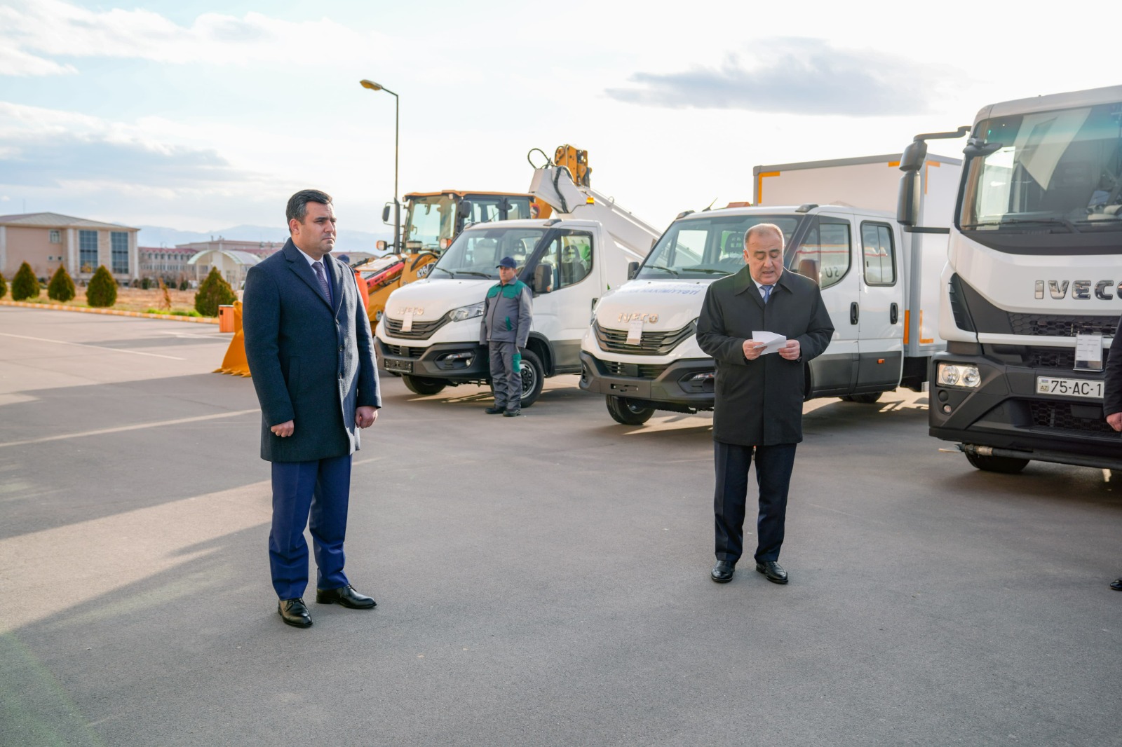 Naxçıvanda icra hakimiyyətlərinə yeni kommunal təyinatlı texnikalar verilib