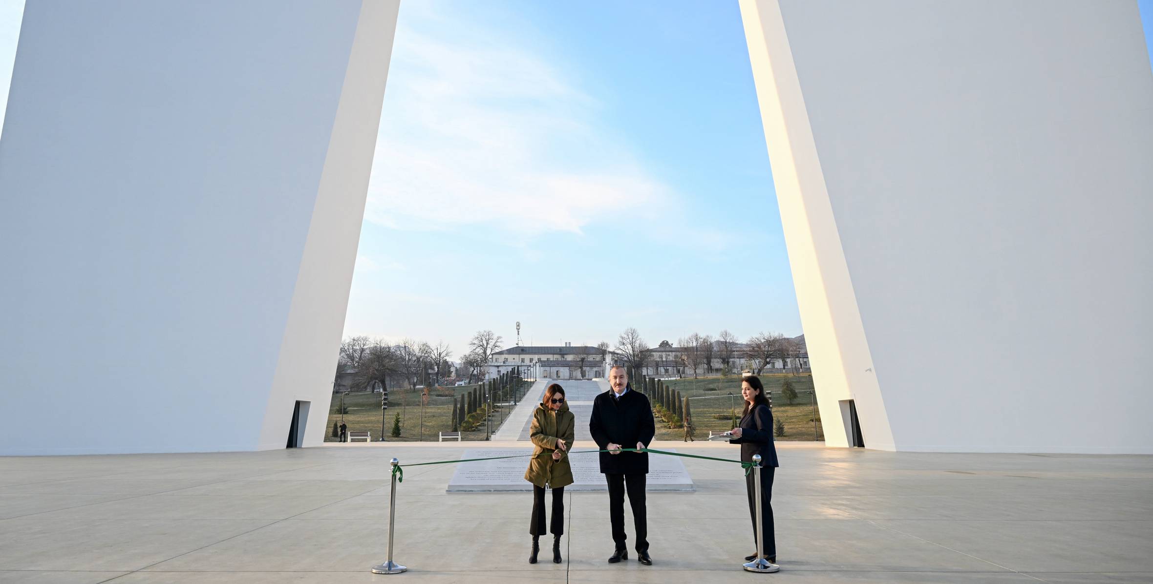 İlham Əliyev Xankəndi şəhərində Zəfər parkının açılışında iştirak edib