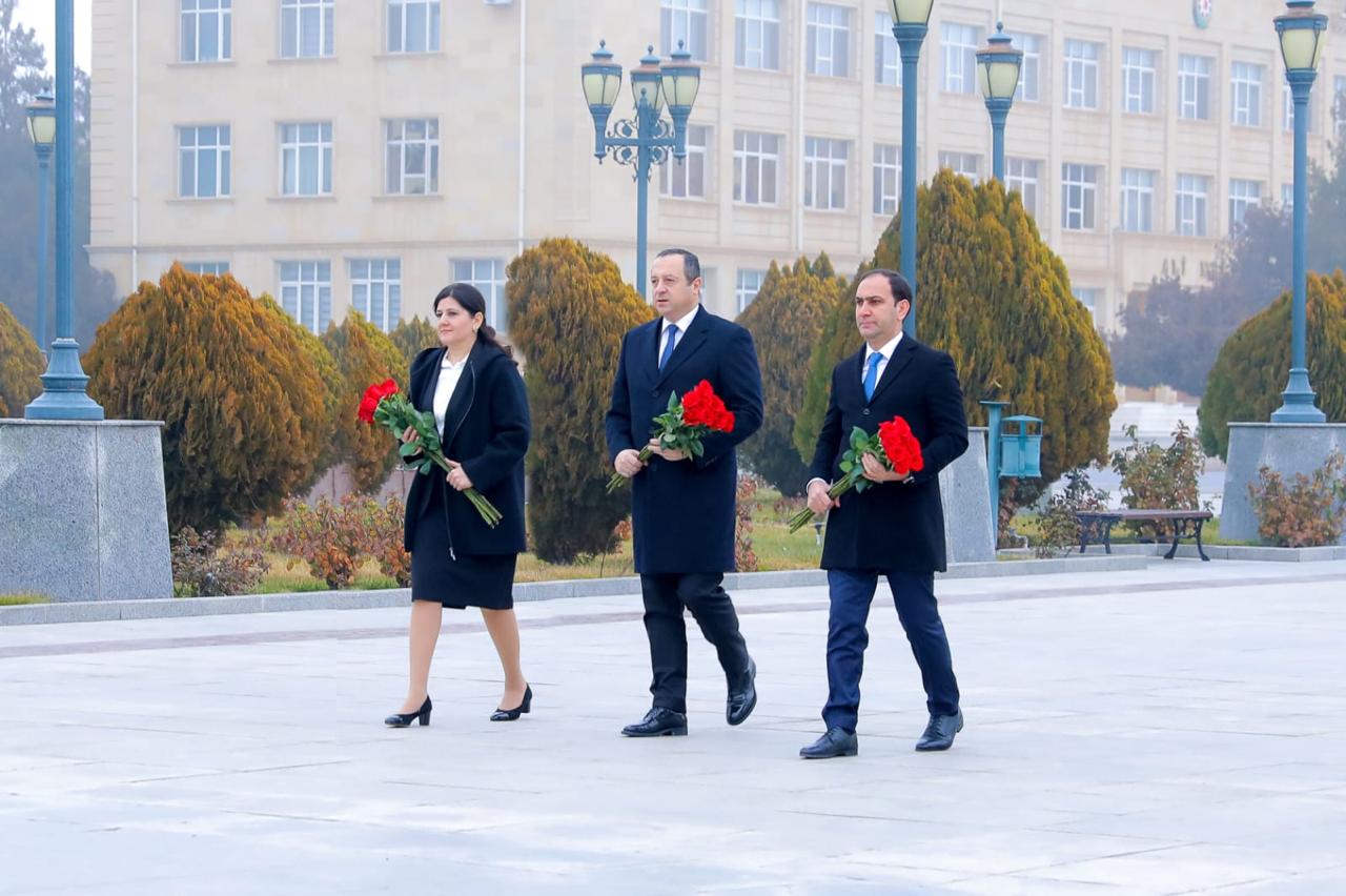 Ümummilli Liderin abidəsi və Heydər Əliyev muzeyi ziyarət olunub