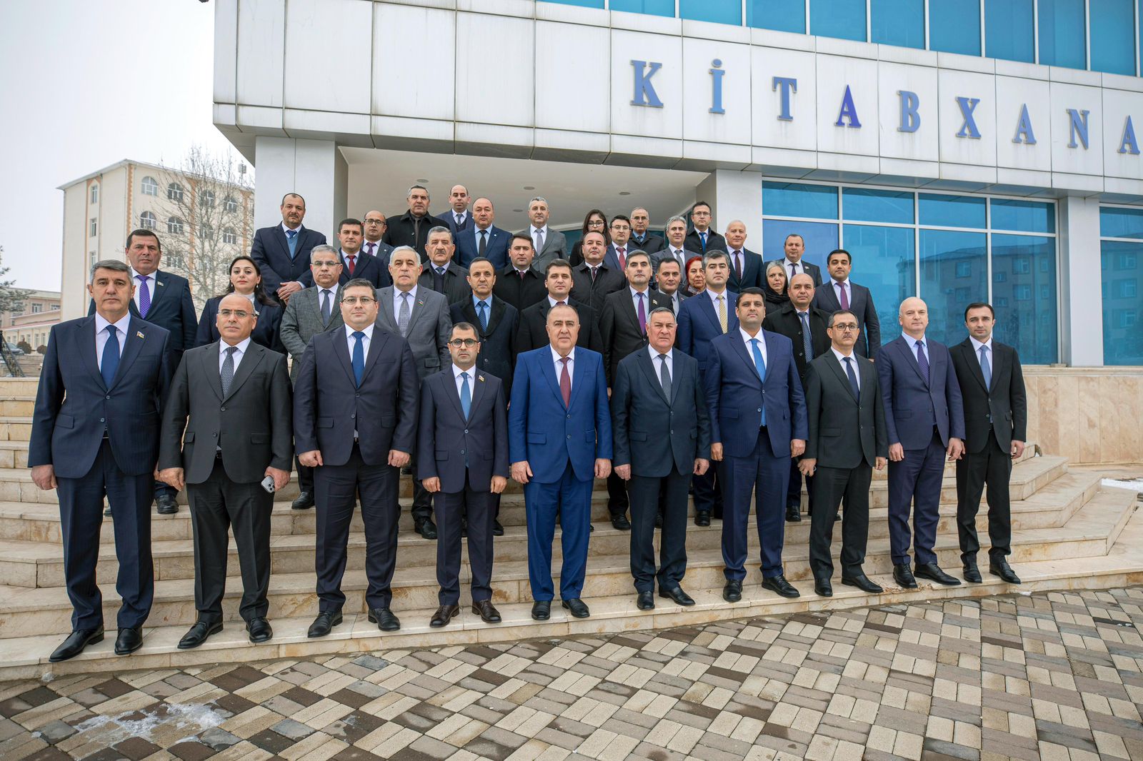 Naxçıvanda “Konstitusiya, Suverenlik və yeni siyasi konfiqurasiya: tarixi irs, müasir çağırışlar, gələcəyə baxış” adlı kitabın təqdimatı keçirilib