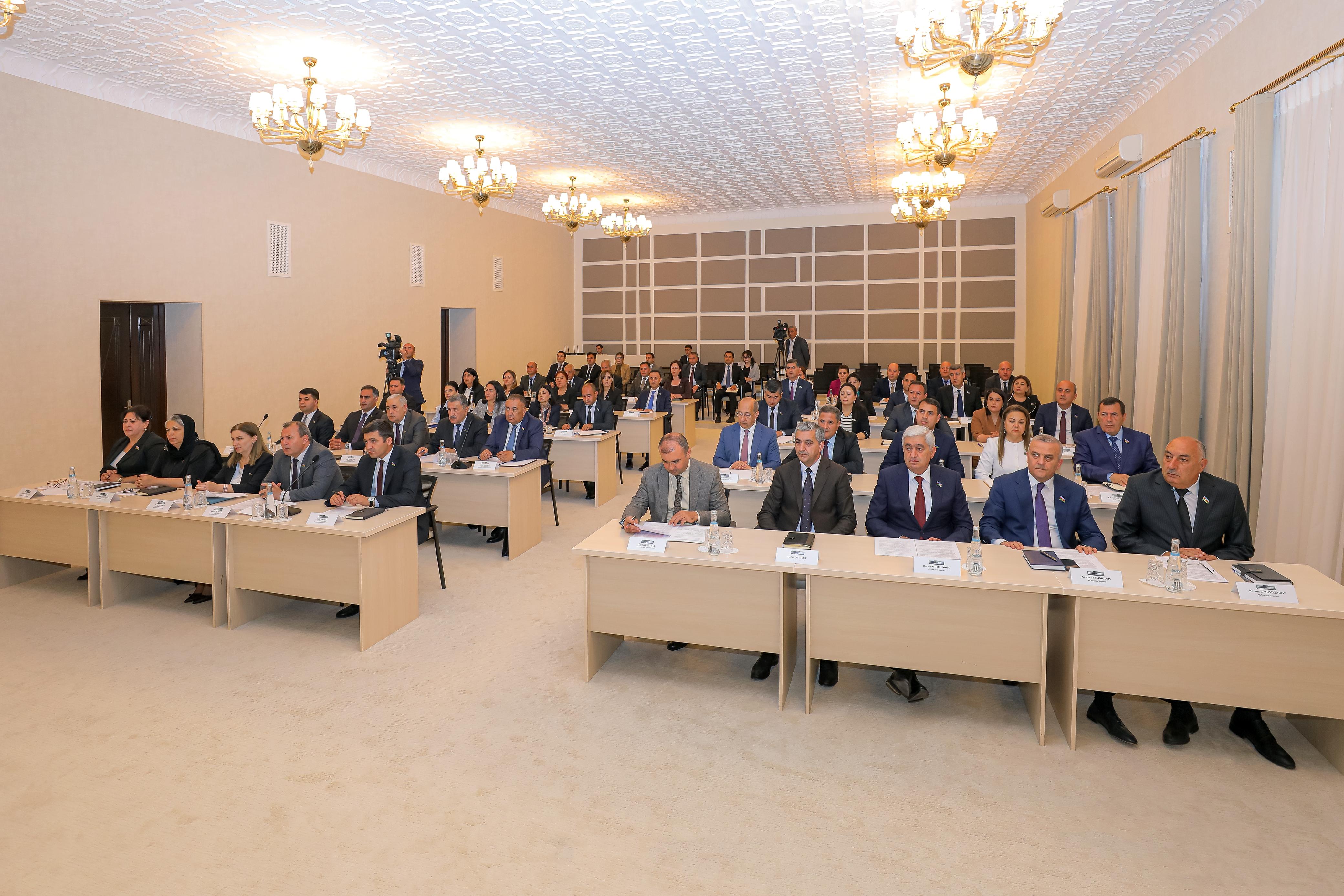 Ali Məclisin növbəti plenar iclası keçirilib