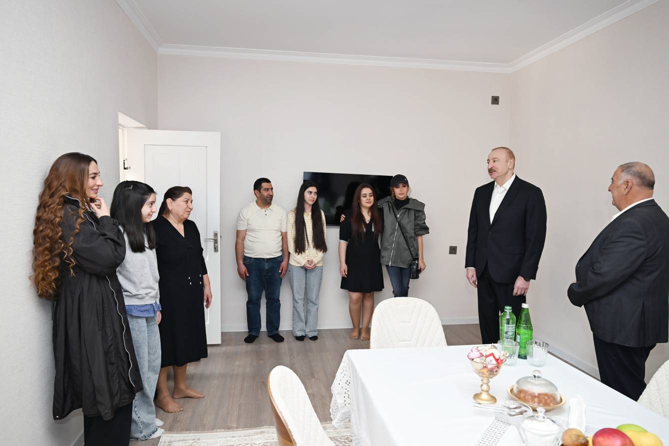 Prezident İlham Əliyev Xocavənd kəndində görülmüş işlərlə tanış olub