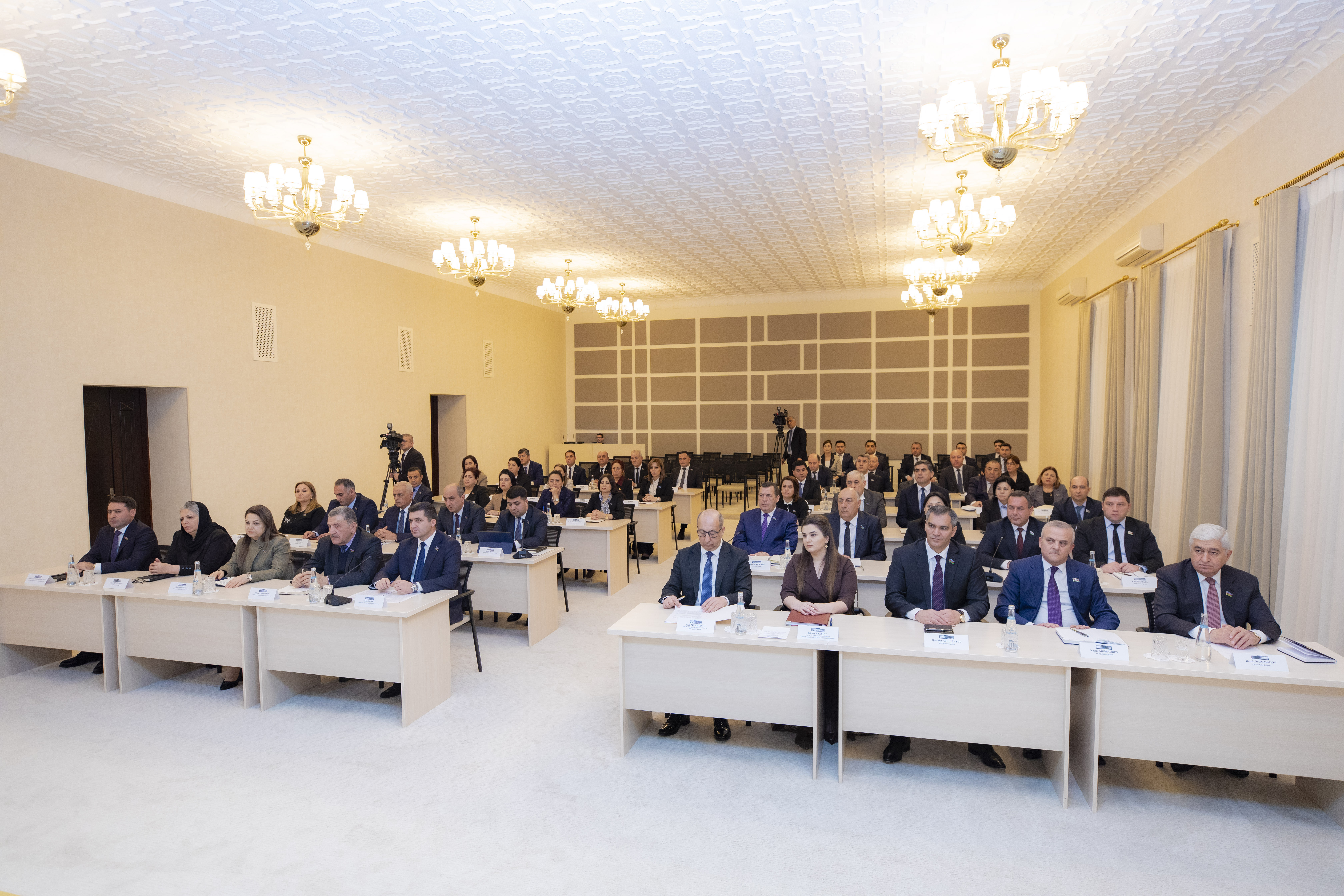 Ali Məclisin yaz sessiyasının növbəti iclası keçirilib